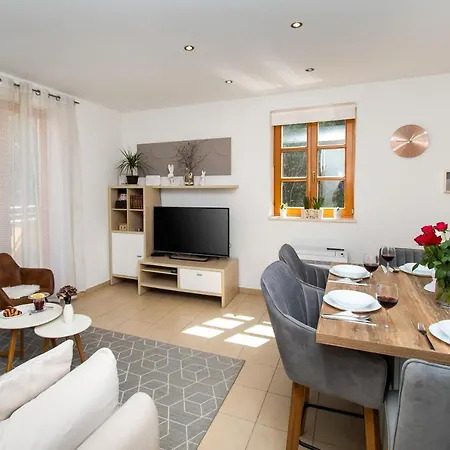 Wishing Well Apartment
